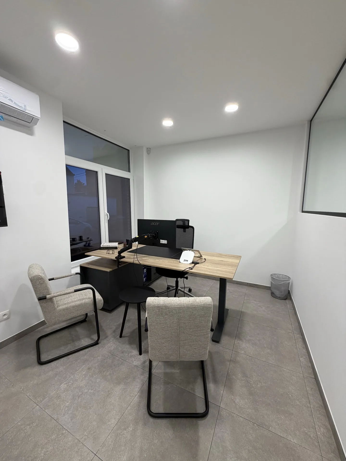 Poste de travail dans les bureaux de BKT Consulting